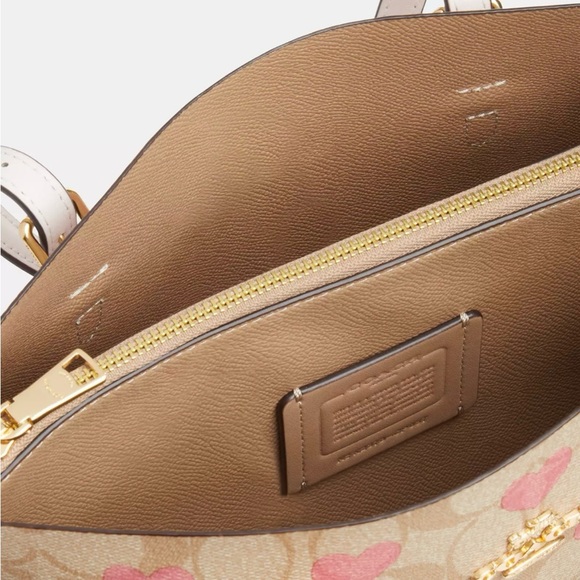 NWT Coach Mollie Tote 25 In Signature With Heart Print CP057 - Picture 7 of 8